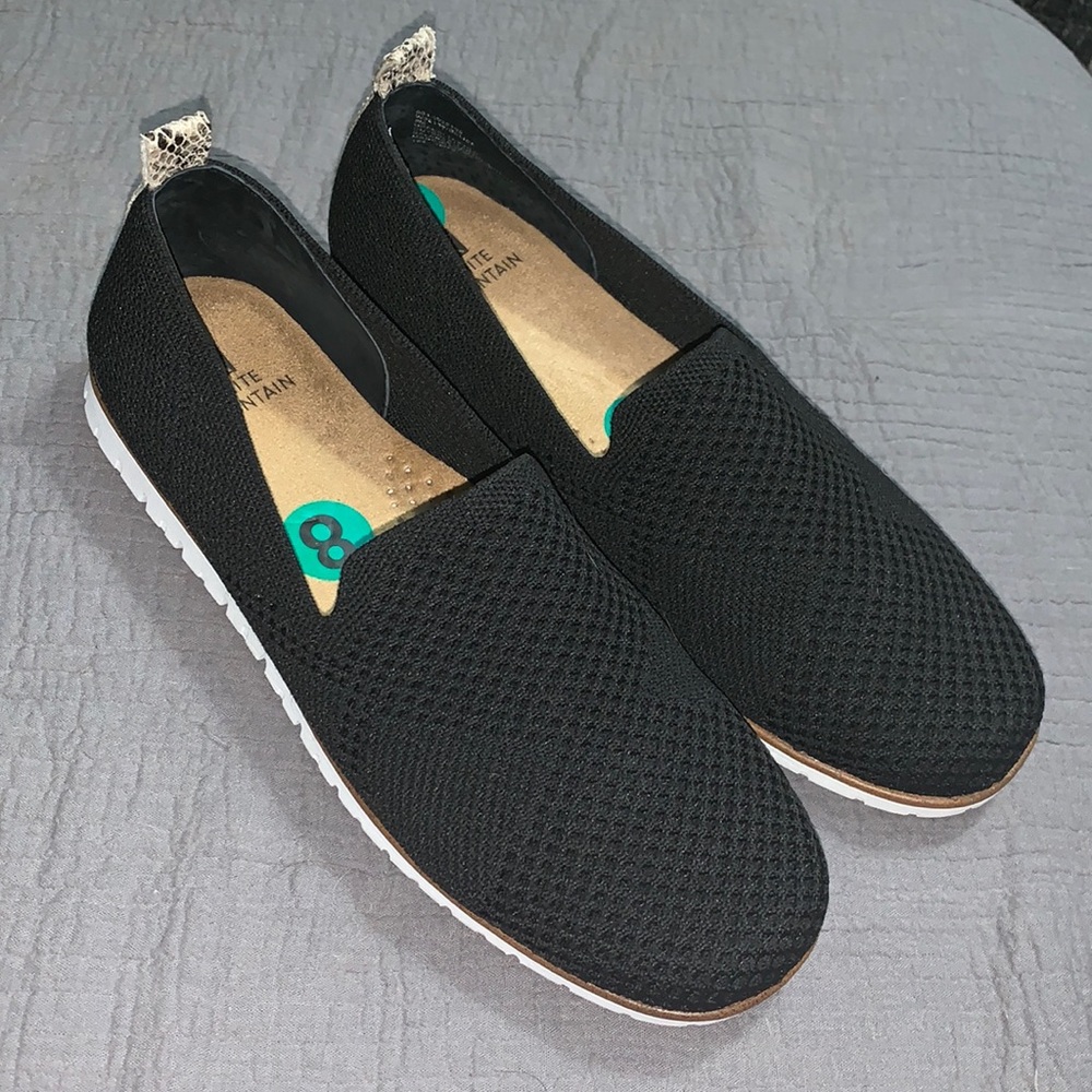 White Mountain slip on shoes